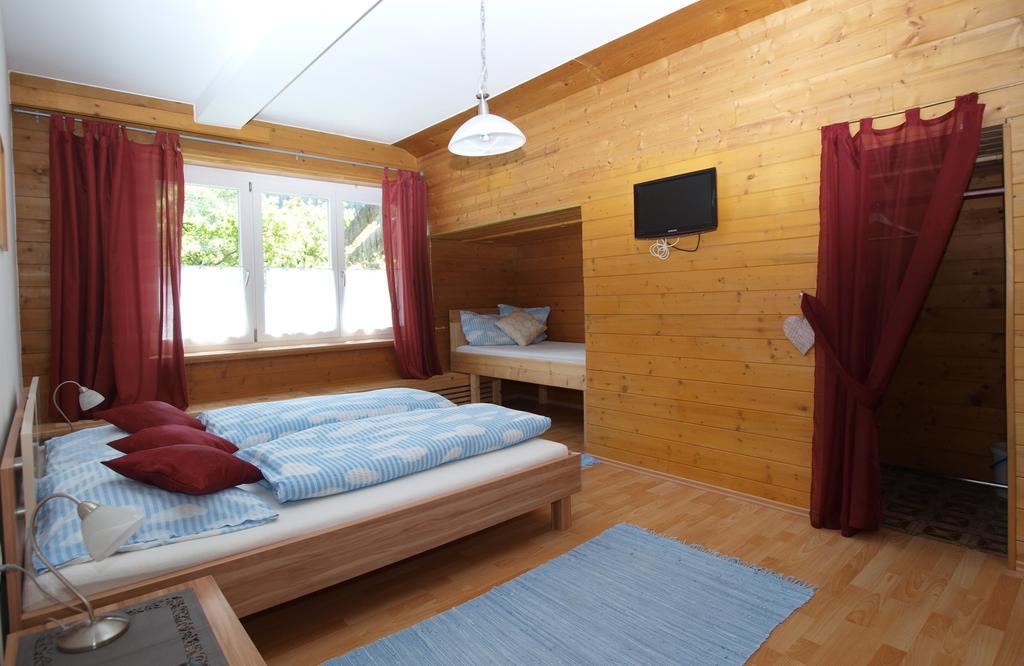 Ferienwohnung Mondial ノイシュティフト・イム・シュトゥーバイタール エクステリア 写真