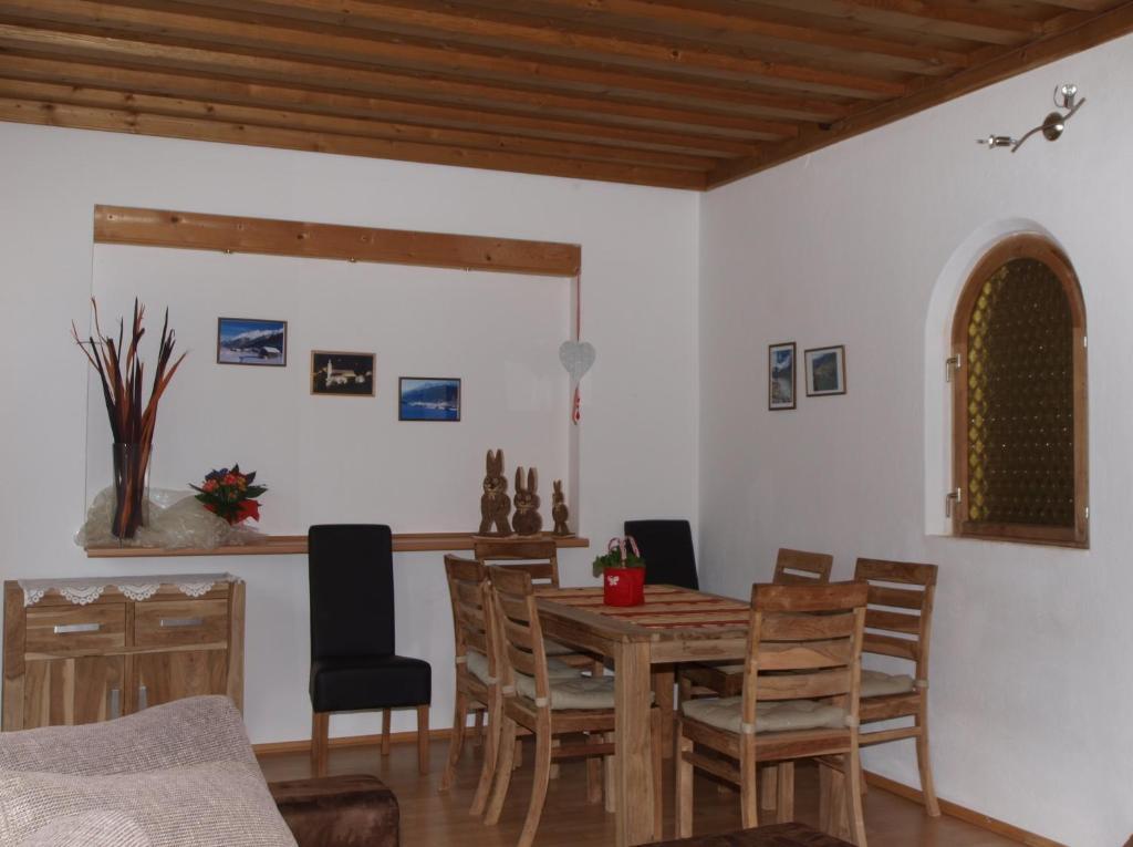Ferienwohnung Mondial ノイシュティフト・イム・シュトゥーバイタール 部屋 写真